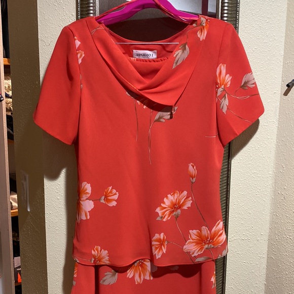 Studio I two piece skirt set - Picture 6 of 7